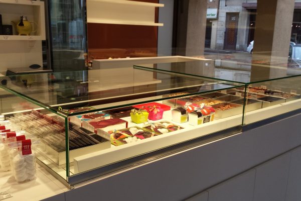 Délicat Délice — vitrine pâtisserie